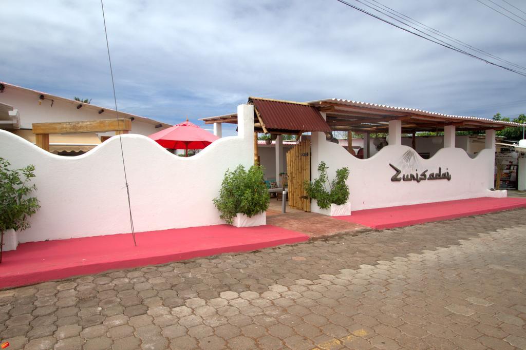Zurisadai Ξενοδοχείο Puerto Ayora  Εξωτερικό φωτογραφία