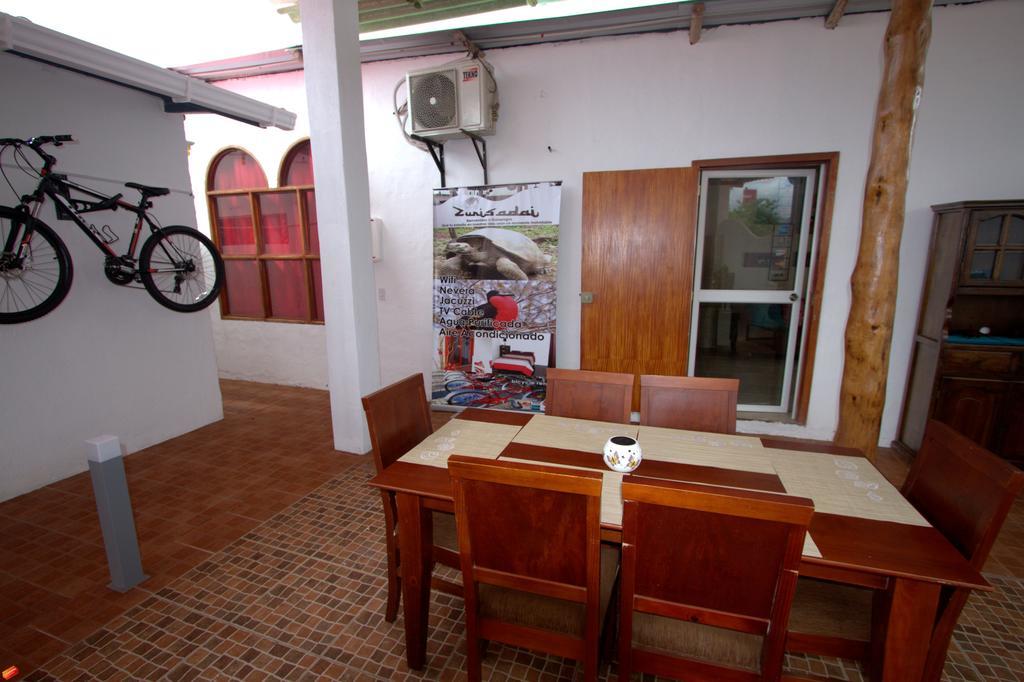 Zurisadai Ξενοδοχείο Puerto Ayora  Εξωτερικό φωτογραφία