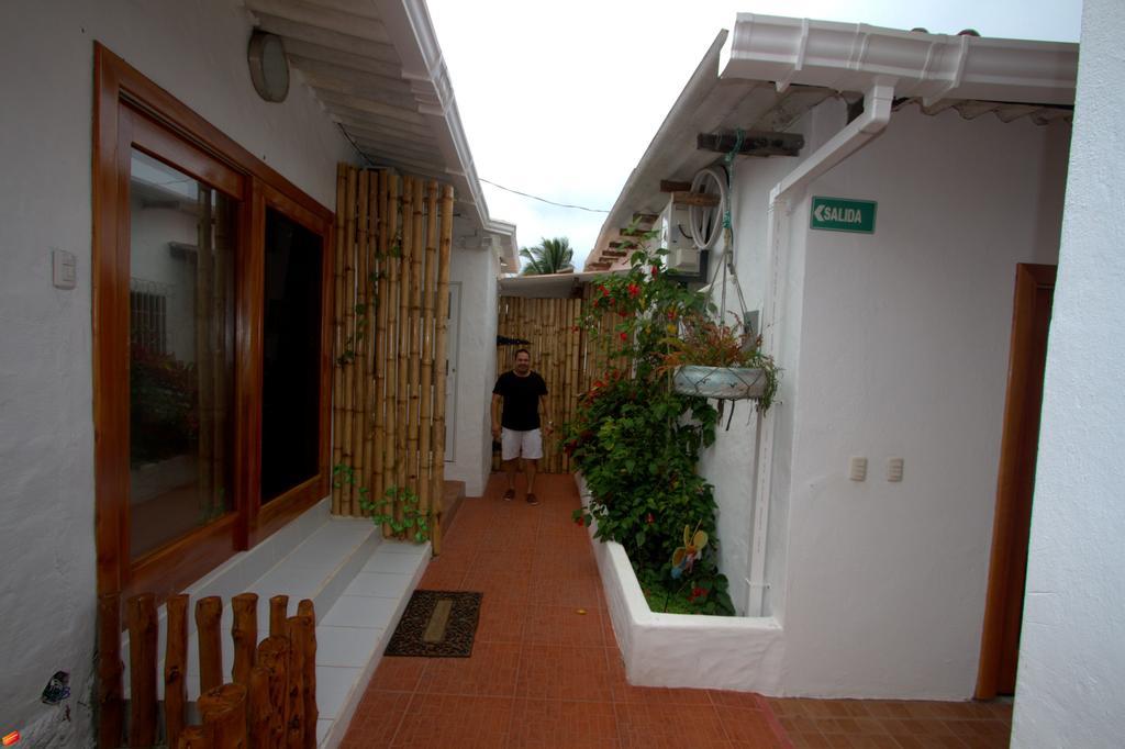 Zurisadai Ξενοδοχείο Puerto Ayora  Εξωτερικό φωτογραφία
